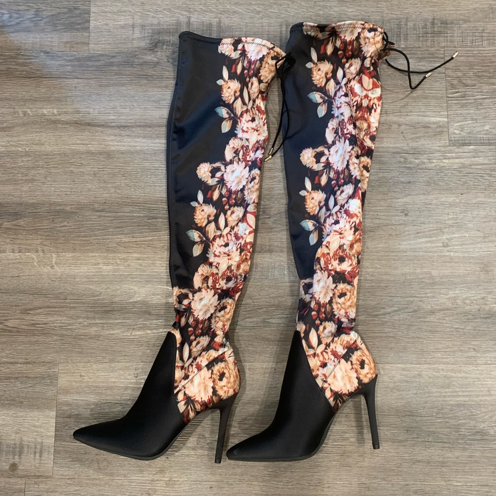 Beautiful Jessica Simpson thigh high boots!! Size 8-never worn
